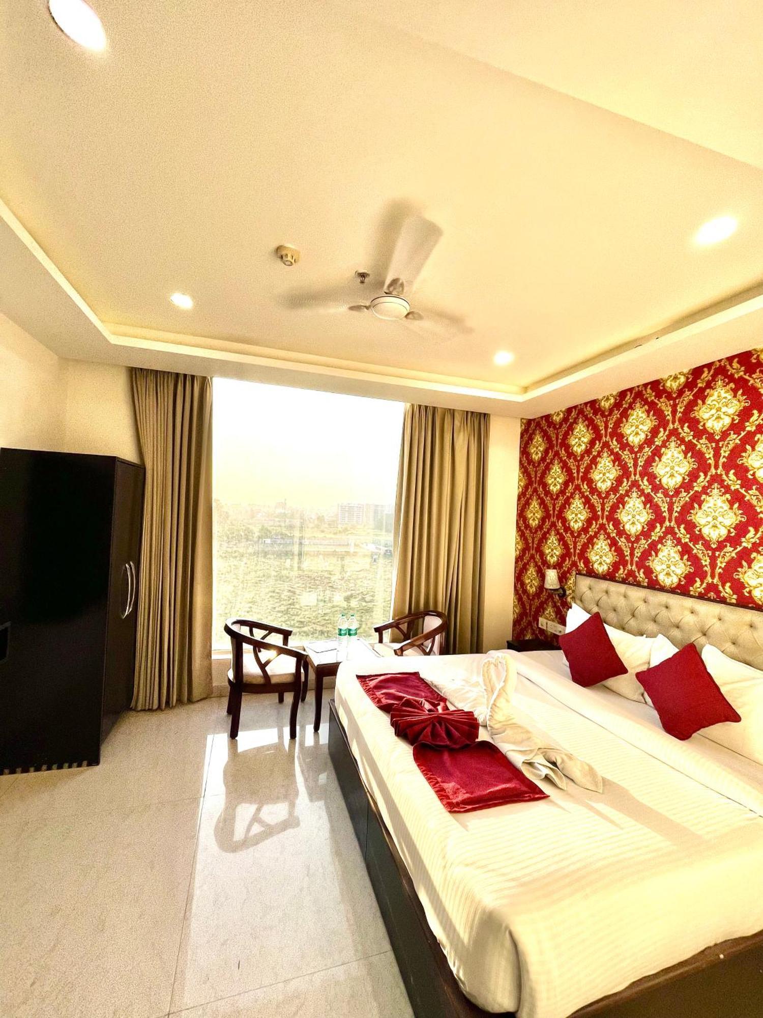 Hotel Northview Park By Lycoris !! Top Rated & Most Awarded Property In Tricity Zirakpur Exterior foto